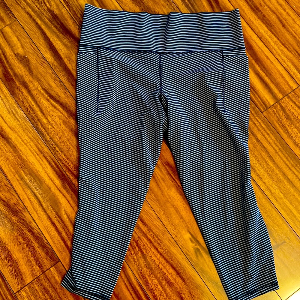 Athleta Salutation Stash Pocket Tight XL